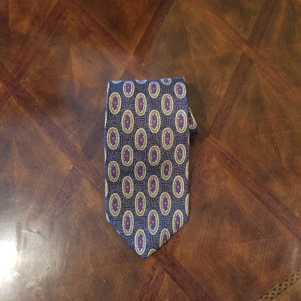 Innocenti For Tom James tie 100% Silk -